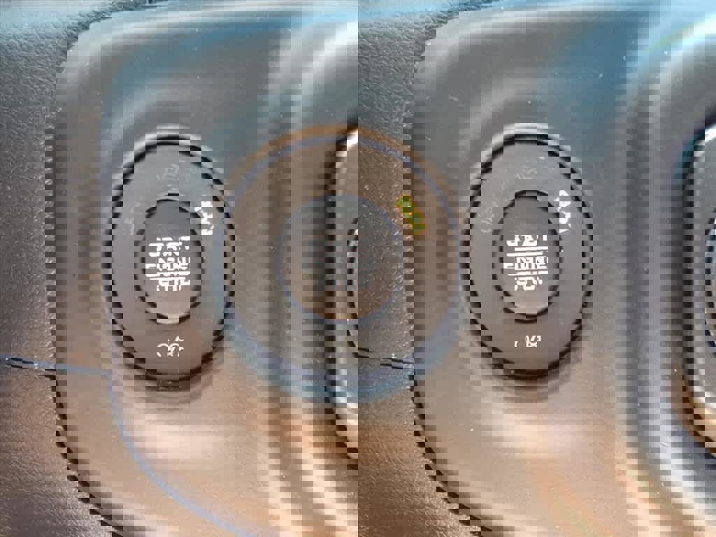 Used 2023 Jeep Gladiator Sport image 8