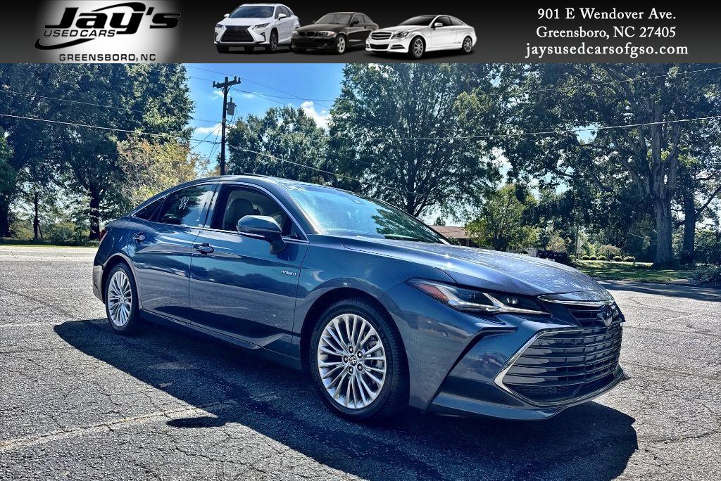 Used 2020 Toyota Avalon Limited image 1