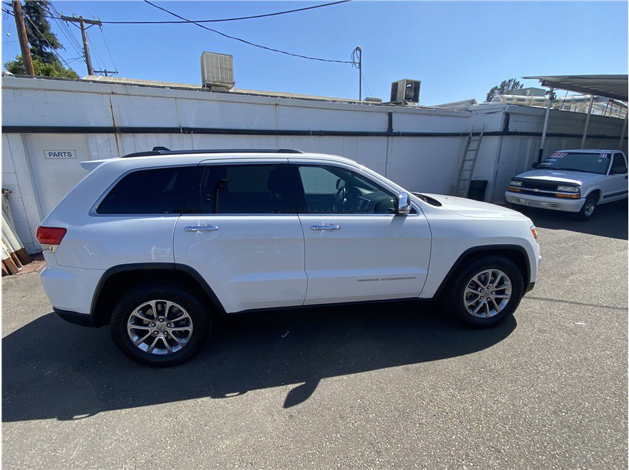 Used 2015 Jeep Grand Cherokee Limited w/ Luxury Group II image 8