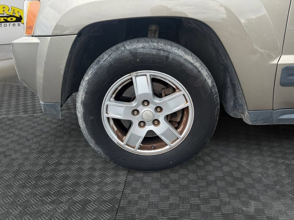 Used 2006 Jeep Grand Cherokee Laredo w/ Cargo Convenience Group RWD image 14