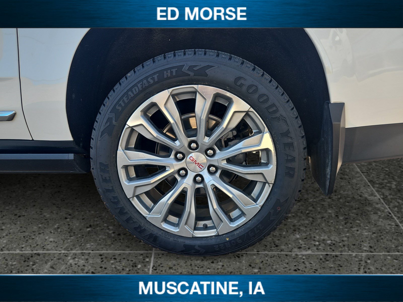 Used 2023 GMC Yukon XL Denali AWD/4WD image 10