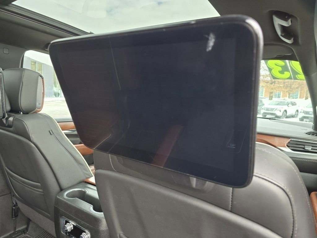 Used 2023 GMC Yukon XL Denali Ultimate image 21
