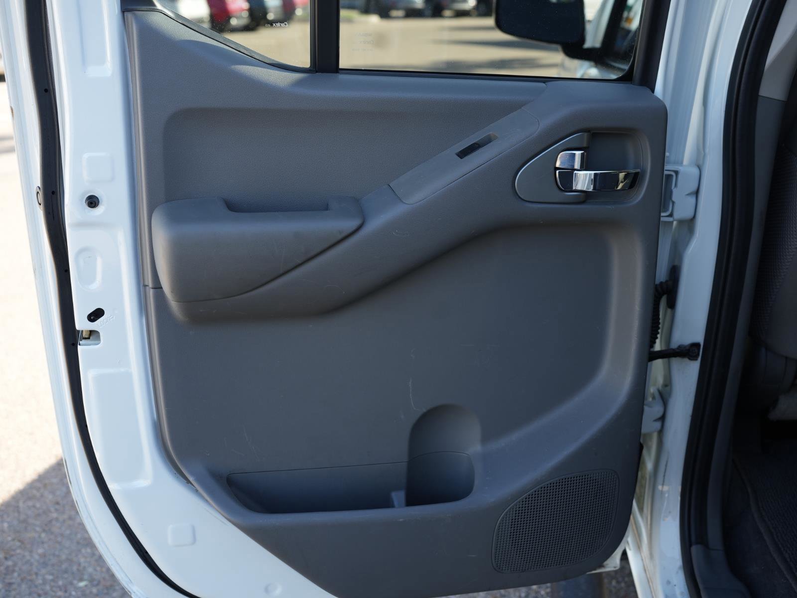 Used 2021 Nissan Frontier SV w/ Midnight Edition Floor Mats image 16