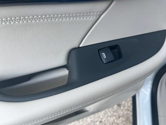 Used 2023 Buick Envision Preferred AWD/4WD image 31