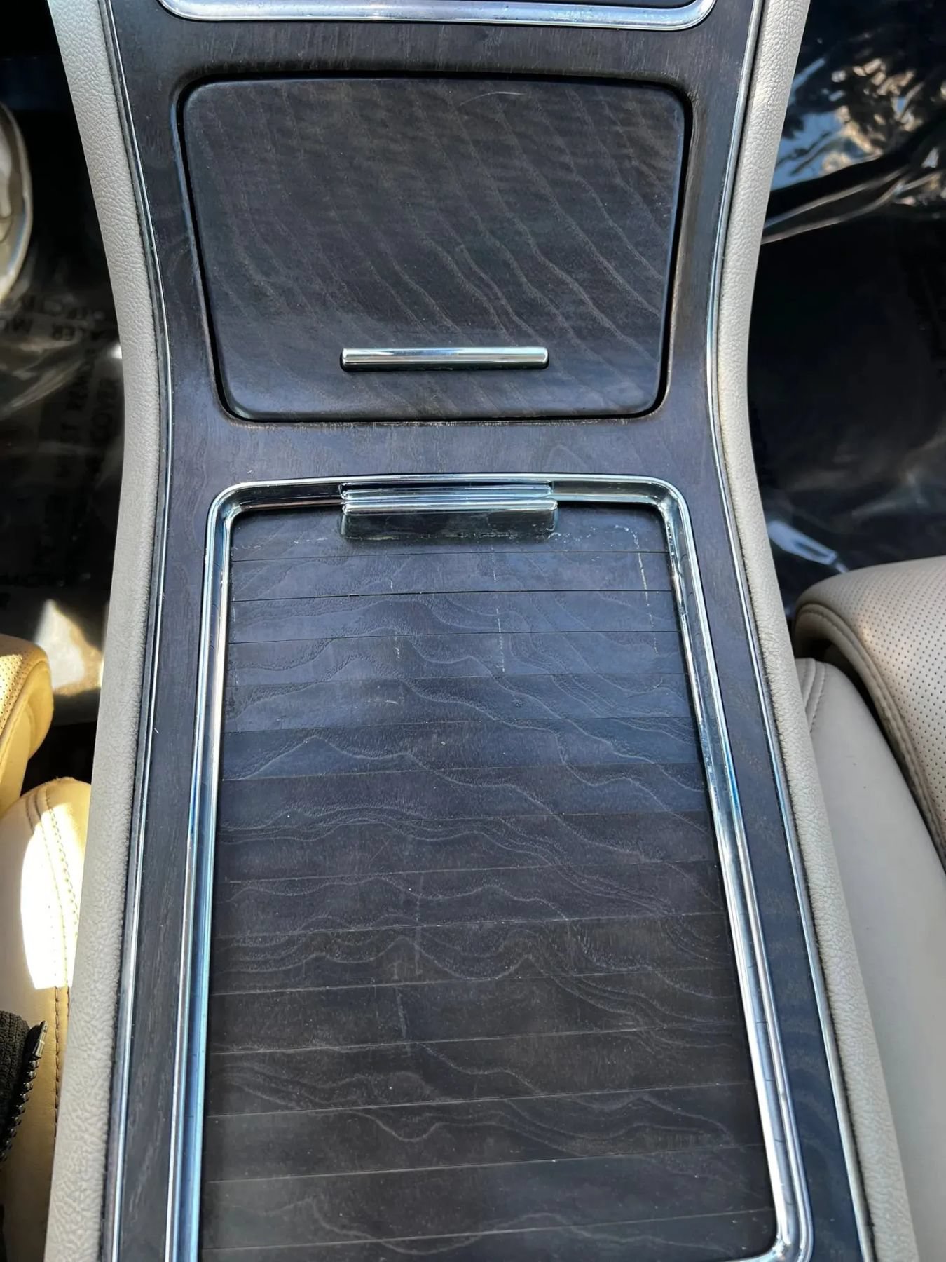 Used 2017 Lincoln Continental Reserve w/ Technology Package FWD image 17