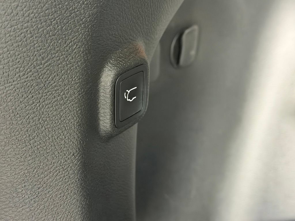 Used 2023 Jeep Cherokee Altitude Lux w/ Mopar Interior Package AWD/4WD image 30