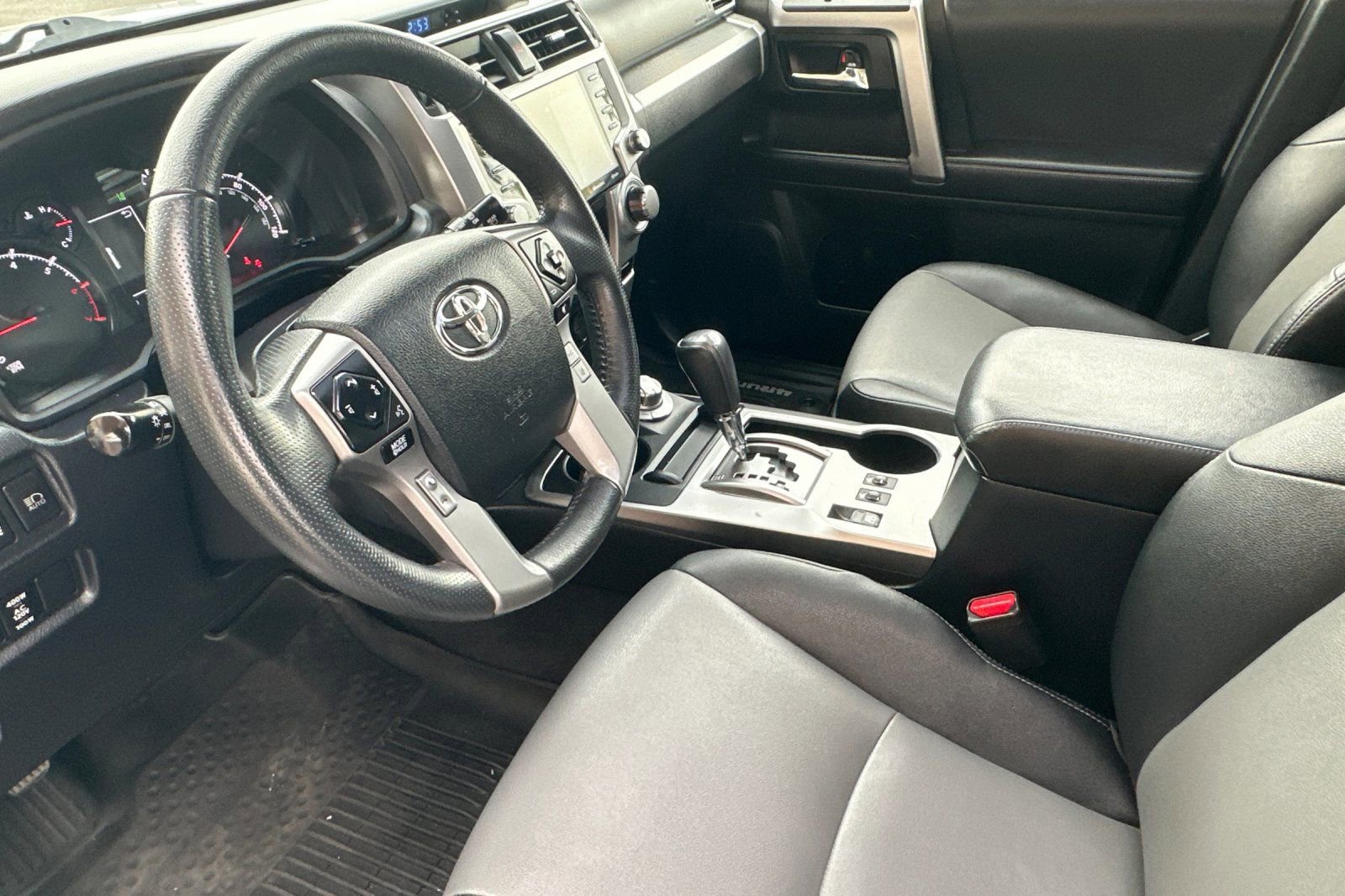 Used 2020 Toyota 4Runner SR5 Premium image 10
