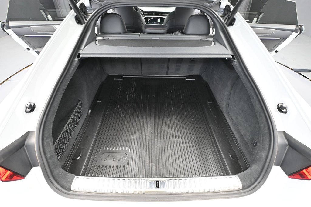 Used 2022 Audi RS 7 Sportback w/ Black Optic Package AWD/4WD image 32