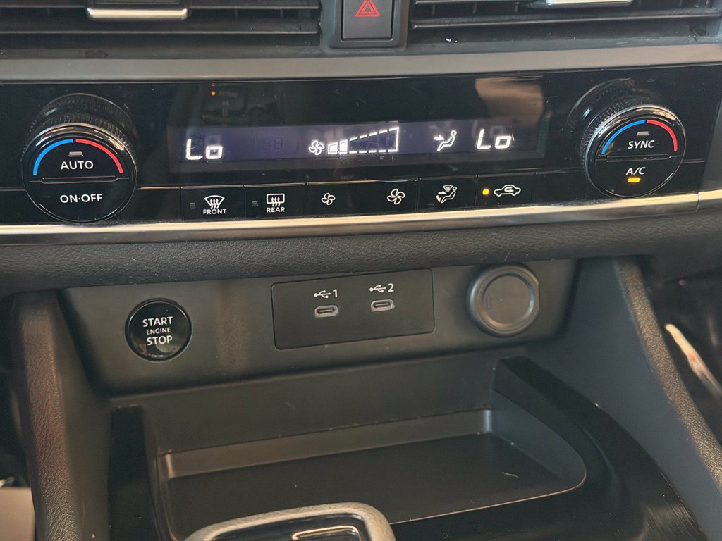 Certified 2025 Nissan Rogue SV AWD/4WD image 29