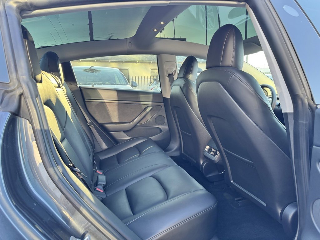 Used 2023 Tesla Model 3 Standard Range image 38
