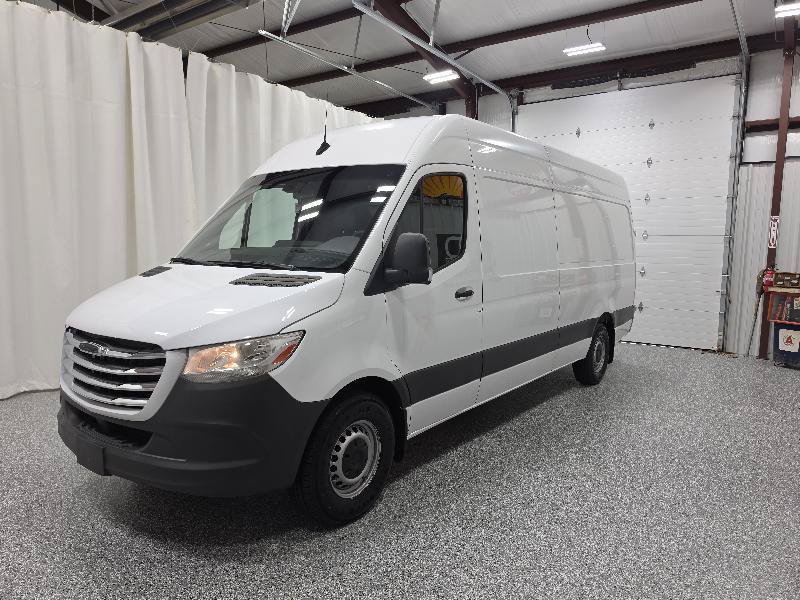 Used 2021 Freightliner Sprinter 2500 RWD image 3