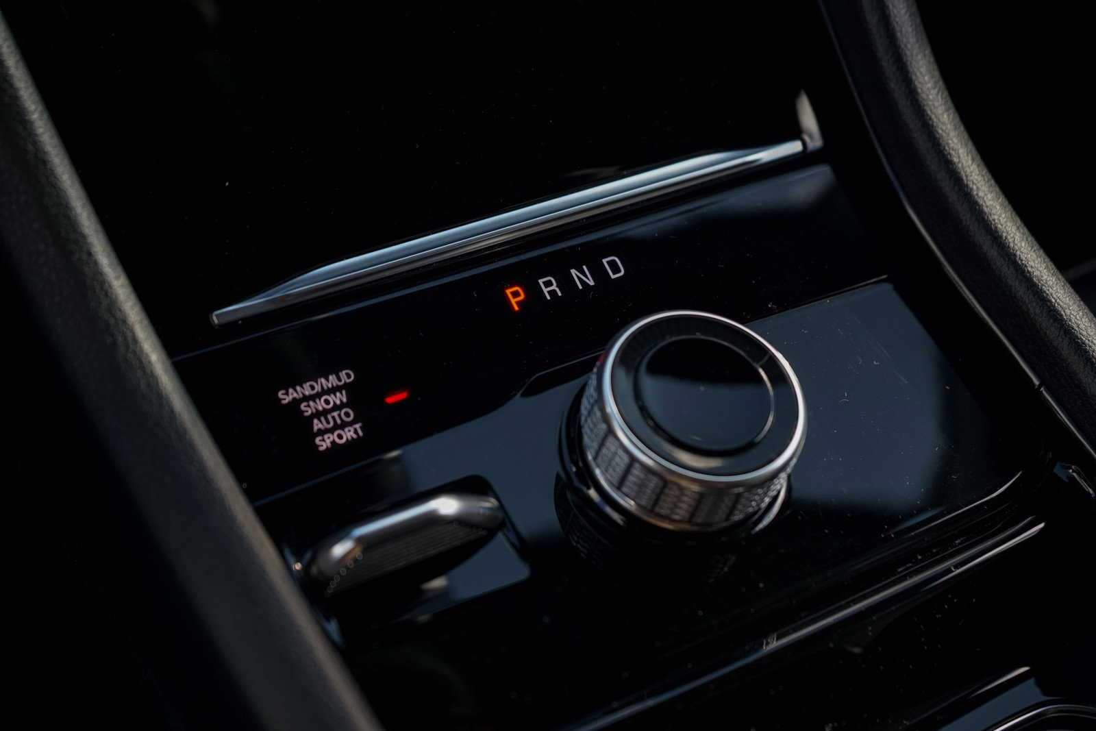 Used 2023 Jeep Grand Cherokee Limited w/ Black Appearance Package image 16