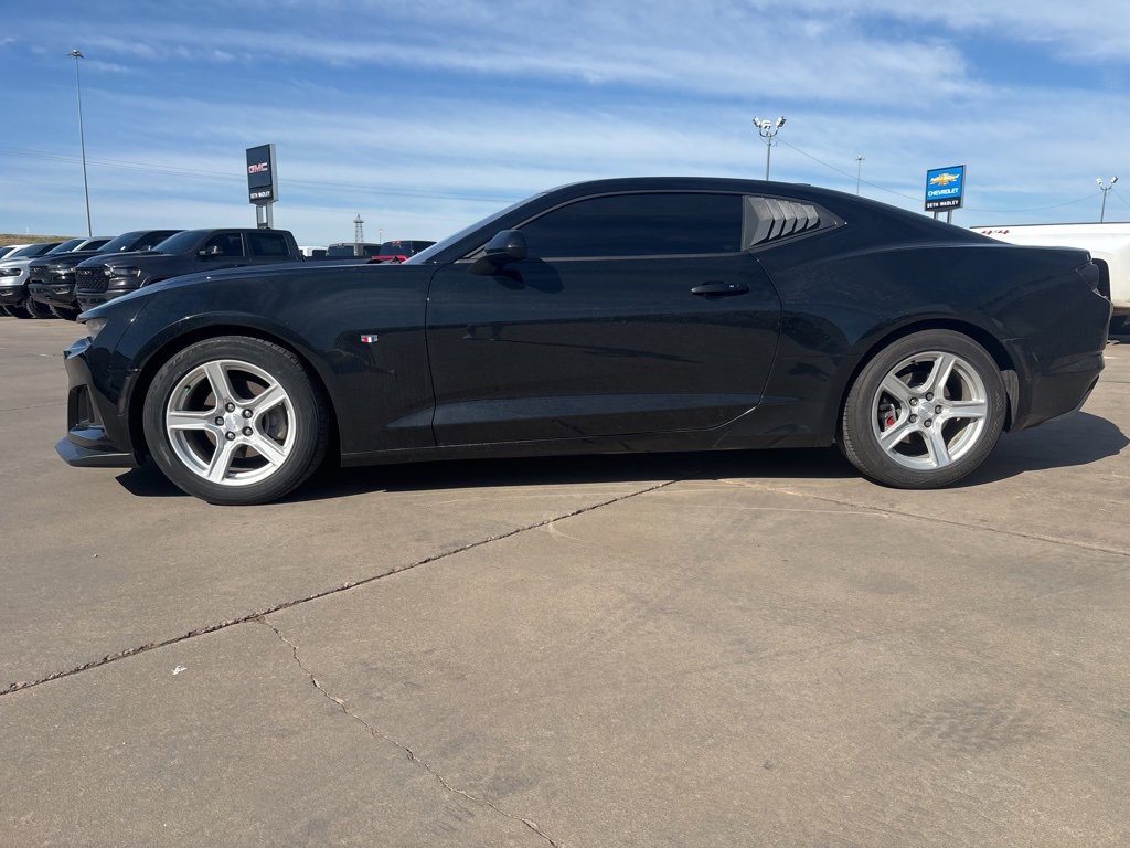 Used 2023 Chevrolet Camaro LT image 3