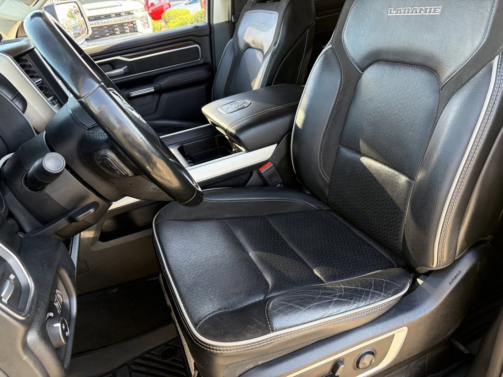 Used 2022 RAM 1500 Laramie AWD/4WD image 24