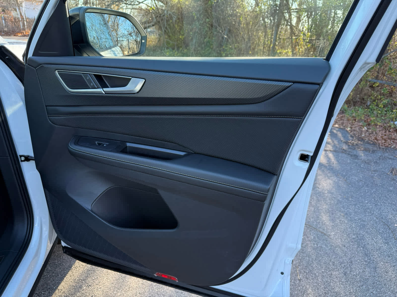 New 2026 Volkswagen Atlas Cross Sport SEL R-Line image 9