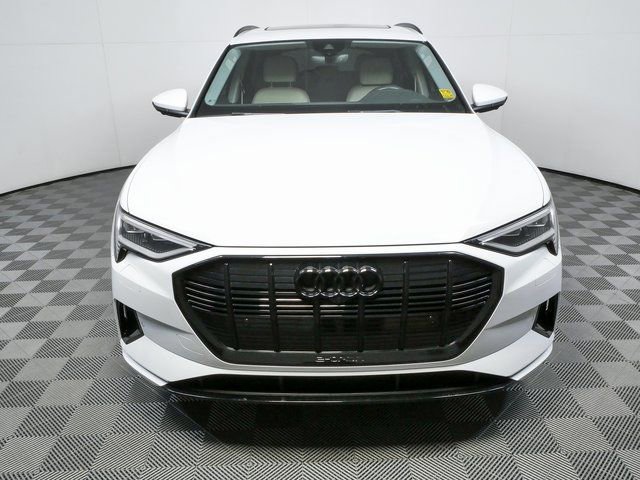 Used 2023 Audi e-tron Premium Plus w/ Premium Plus Package image 37