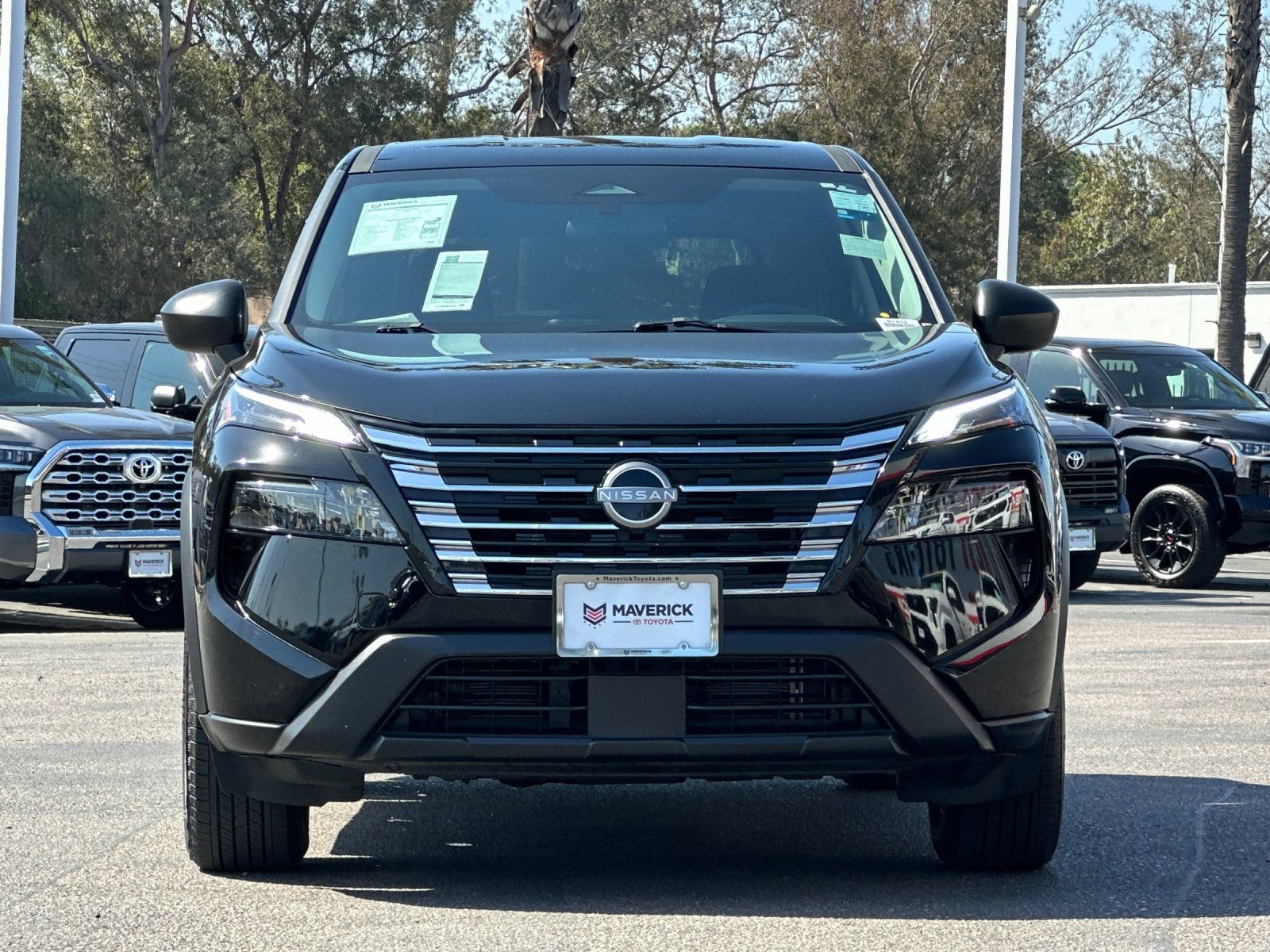 Used 2025 Nissan Rogue S FWD image 7