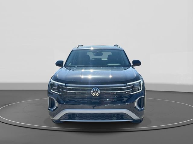 New 2026 Volkswagen Atlas Peak Edition AWD/4WD image 2