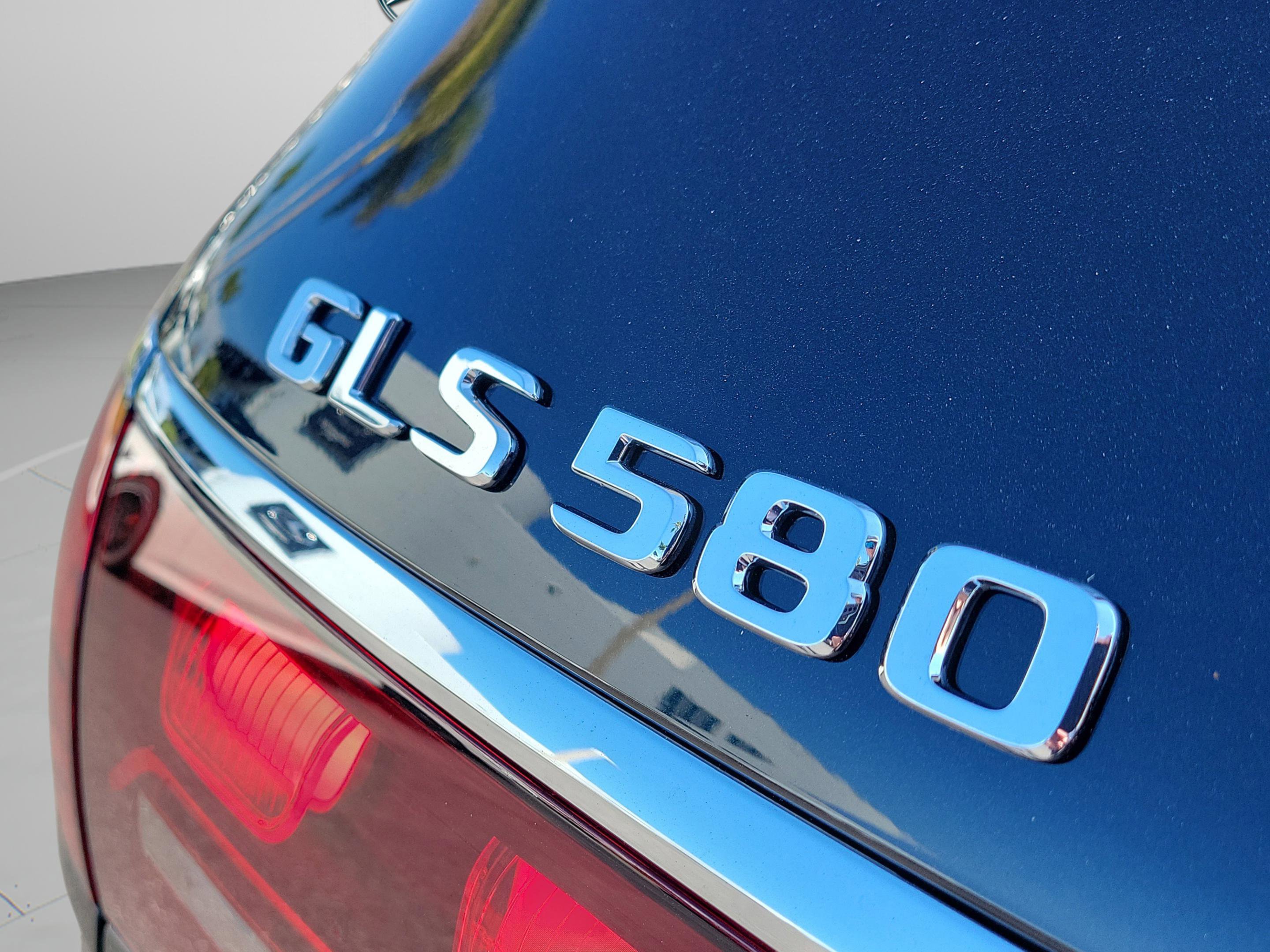 New 2026 Mercedes-Benz GLS 580 4MATIC image 35