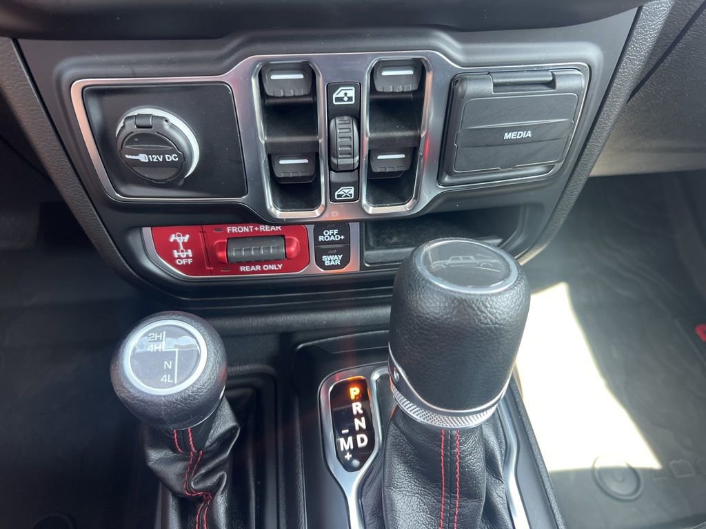 Used 2023 Jeep Gladiator Rubicon w/ Cold Weather Group image 15