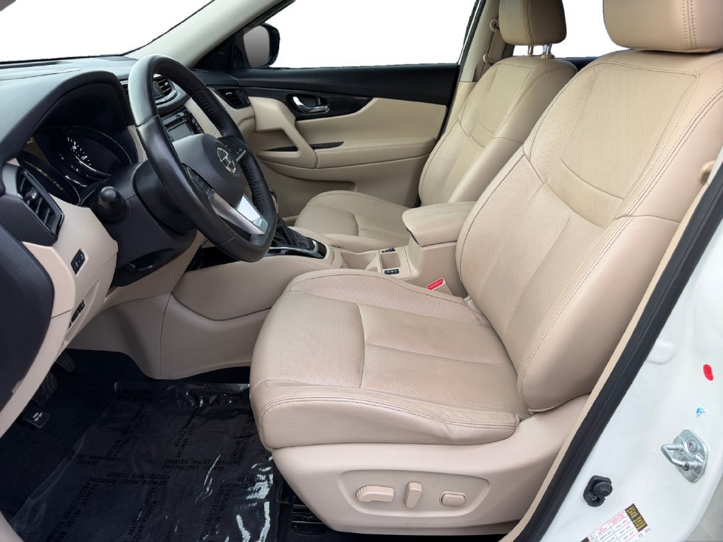 Used 2017 Nissan Rogue SL w/ SL Premium Package AWD/4WD image 16