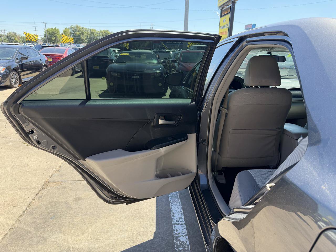 Used 2014 Toyota Camry LE FWD image 28