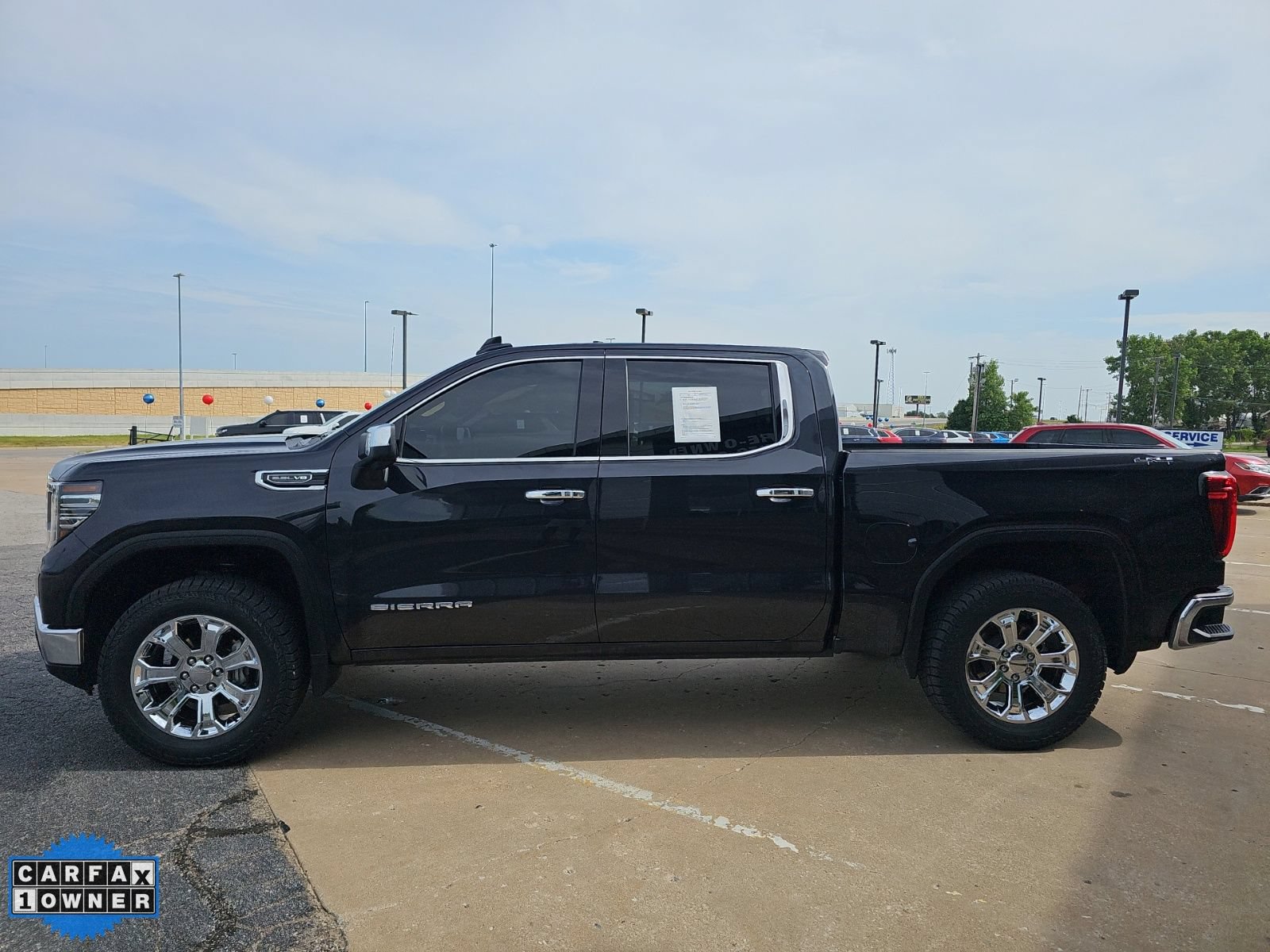 Used 2026 GMC Sierra 1500 SLT AWD/4WD image 9