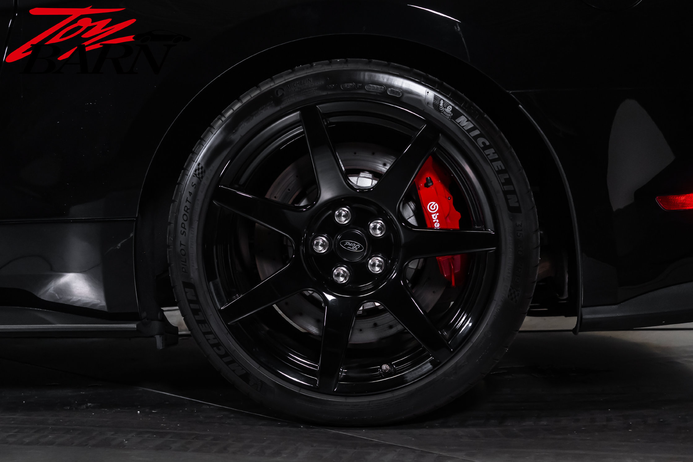 Used 2019 Ford Mustang Shelby GT350R w/ GT350R Equipment Group 920A RWD image 18
