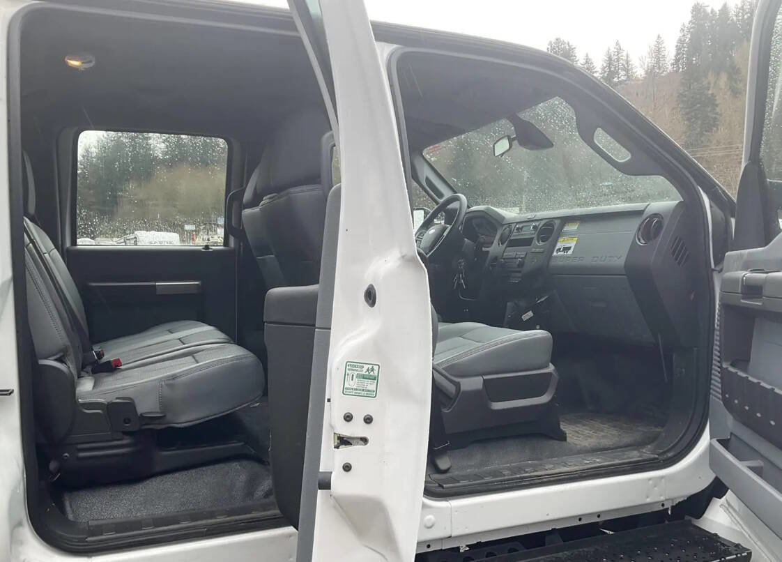 Used 2023 Ford F750 2WD Crew Cab Super Duty image 11
