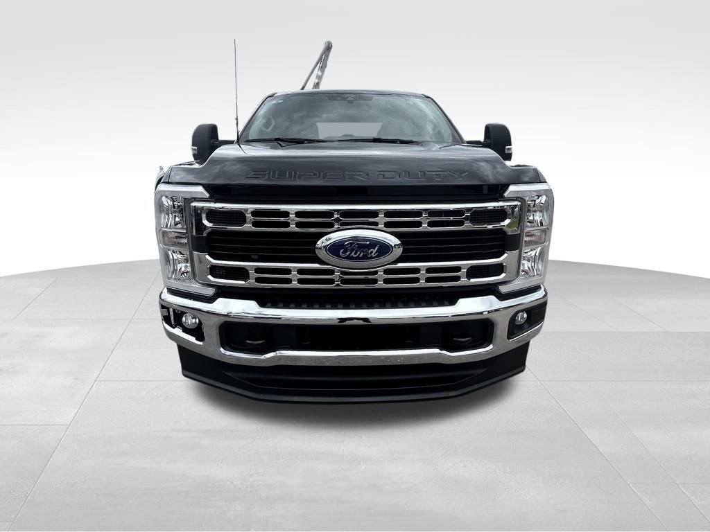 Used 2025 Ford F250 XLT image 9
