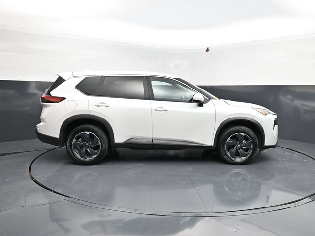 Used 2024 Nissan Rogue SV FWD image 11