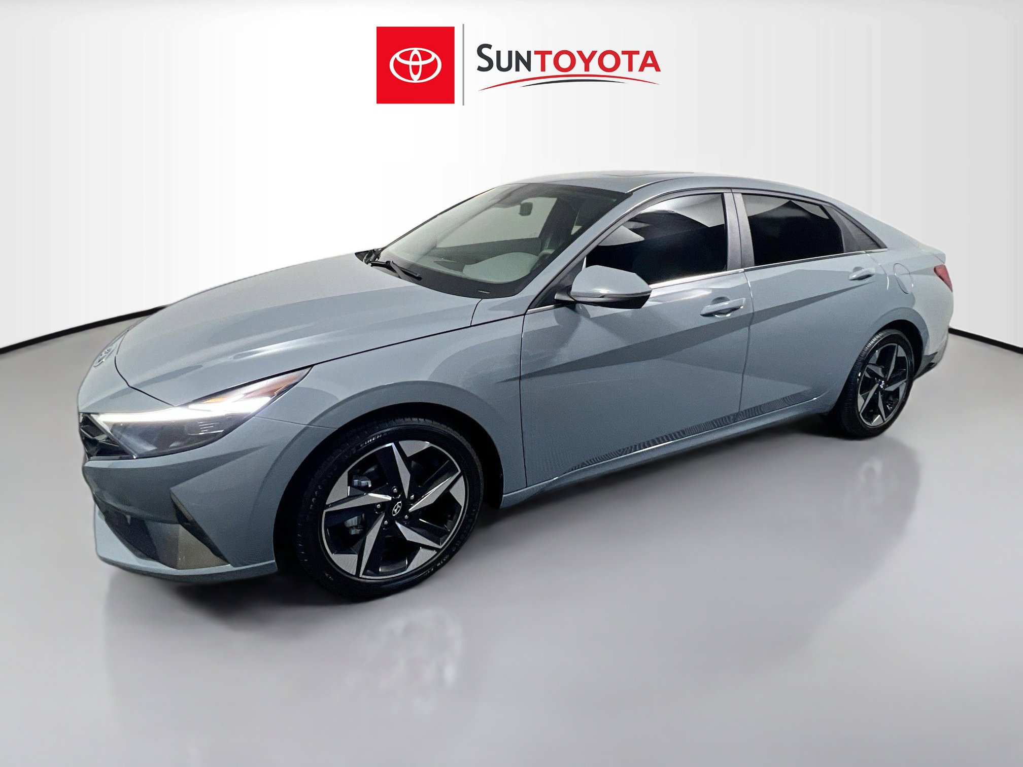 Used 2022 Hyundai Elantra SEL w/ Convenience + Premium Package image 9