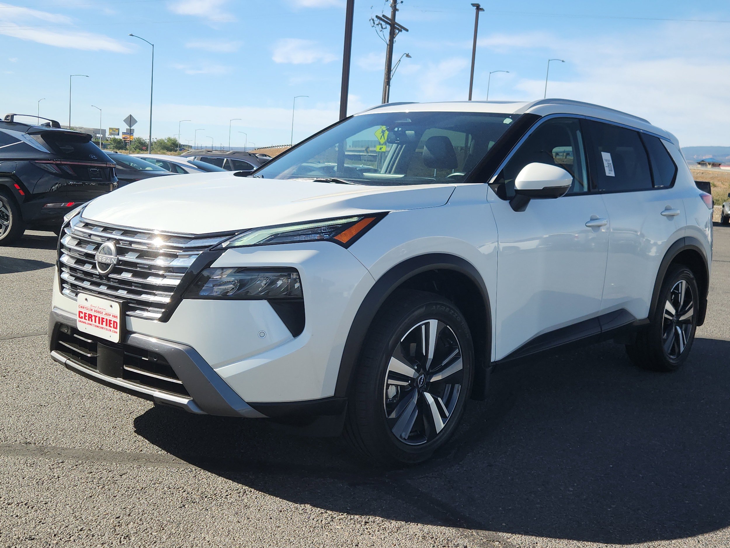 Used 2024 Nissan Rogue SL w/ SL Premium Package AWD/4WD image 6