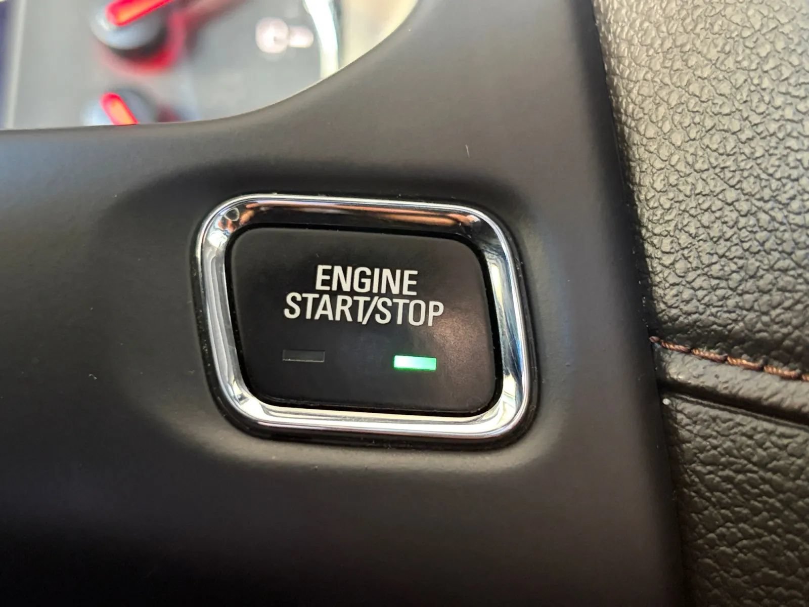 Used 2022 GMC Acadia AT4 w/ Technology Package AWD/4WD image 28