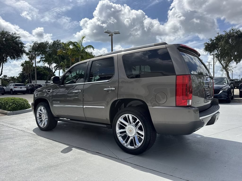 Used 2013 Cadillac Escalade Platinum RWD image 26