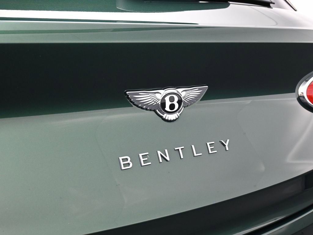 Used 2022 Bentley Bentayga AWD/4WD image 14