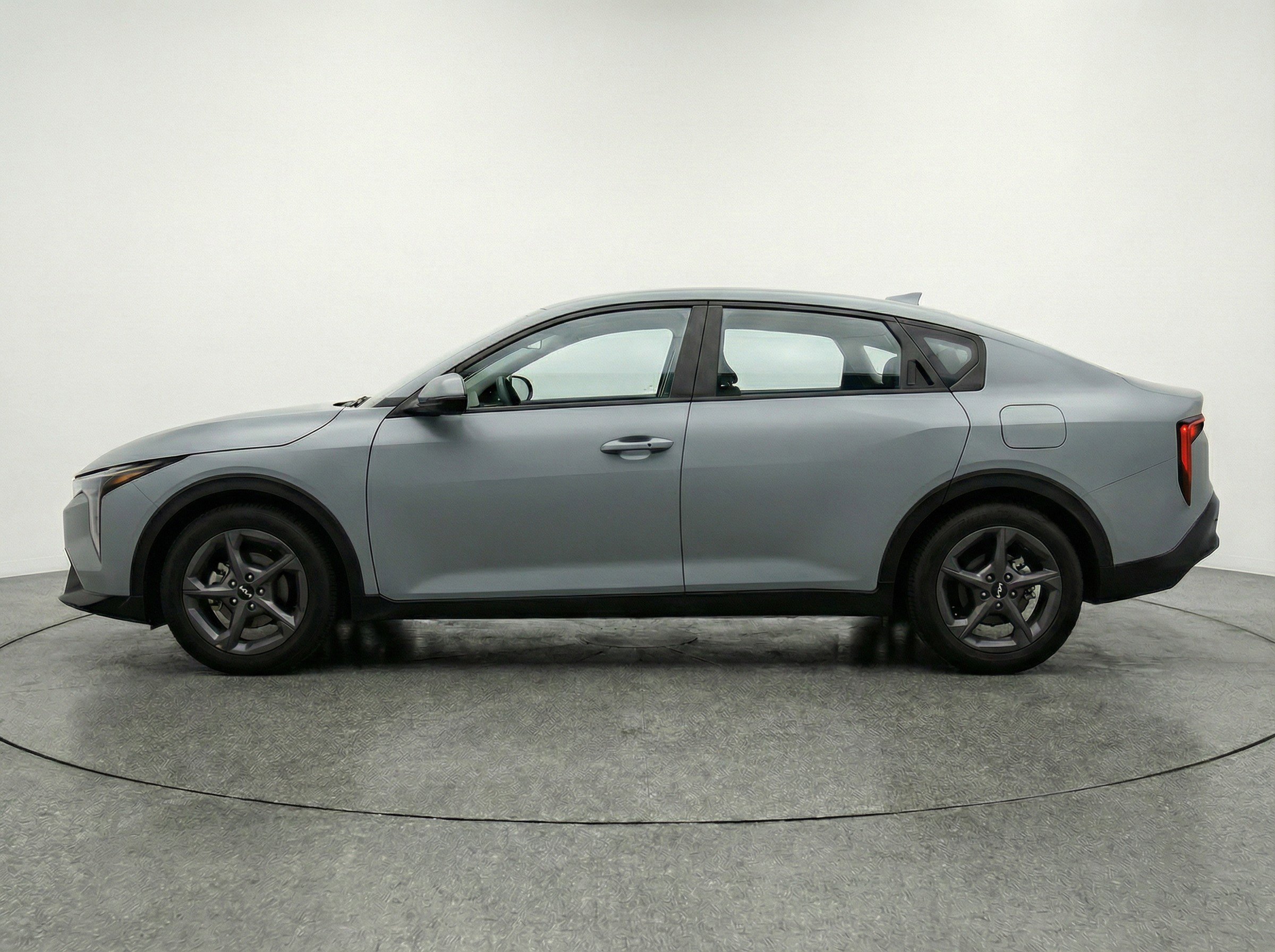 Used 2025 Kia K4 LXS image 5
