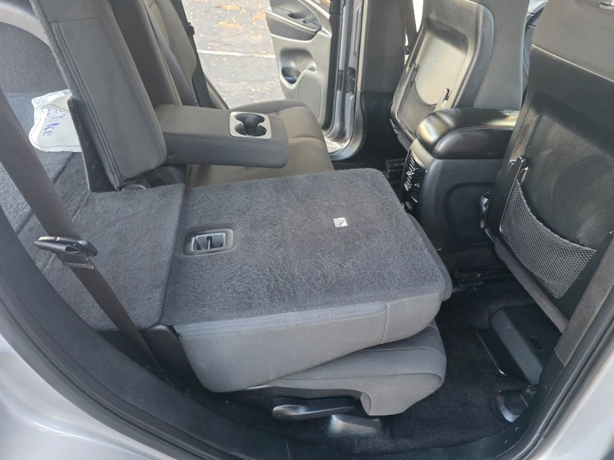 Used 2018 Jeep Grand Cherokee Laredo image 37