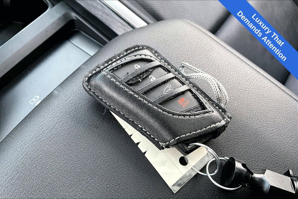 Used 2024 Lexus GX 550 image 13