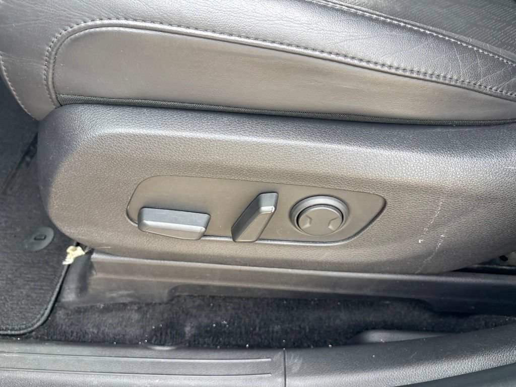Used 2024 Kia Carnival LX FWD image 12
