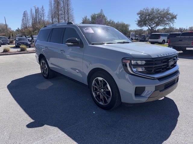 Used 2025 Ford Expedition King Ranch image 3