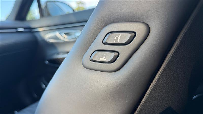 Used 2024 Genesis GV70 3.5T Sport w/ Sport Prestige Package AWD/4WD image 27