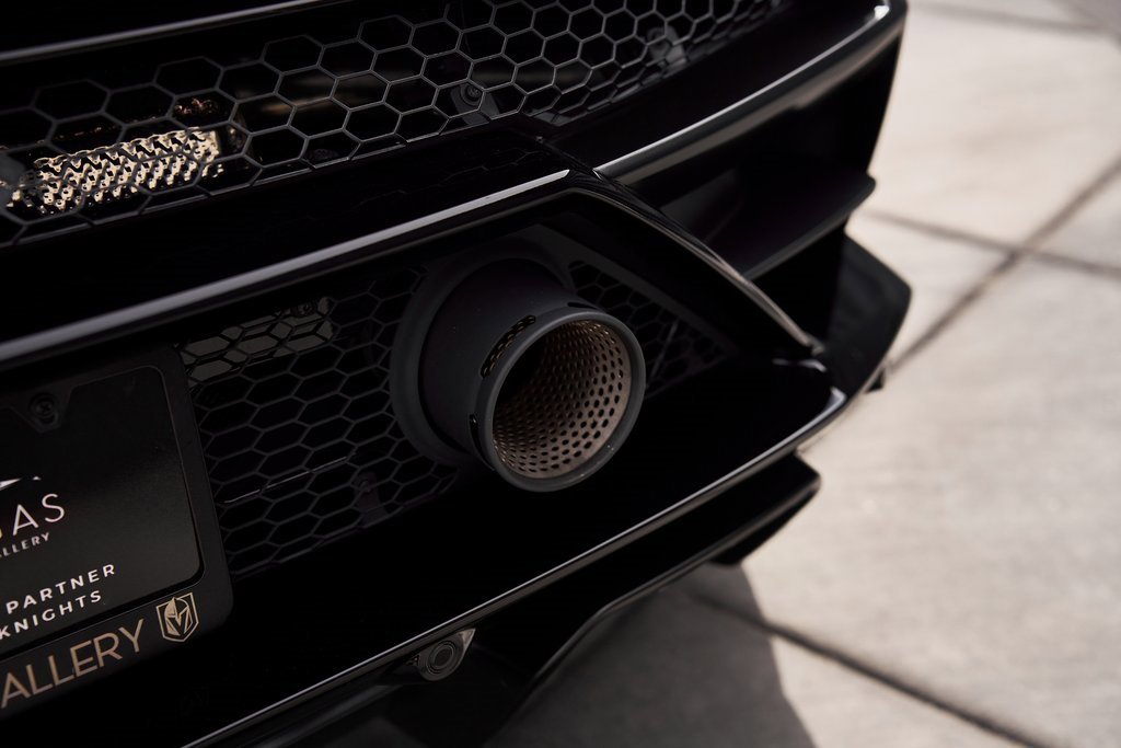 Used 2021 Lamborghini Huracan EVO image 12