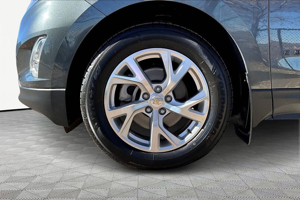 Used 2018 Chevrolet Equinox LT w/ LPO, Blackout Package image 8