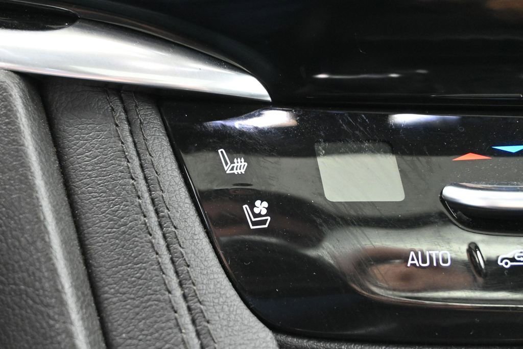 Used 2020 Cadillac XT6 Sport AWD/4WD image 16