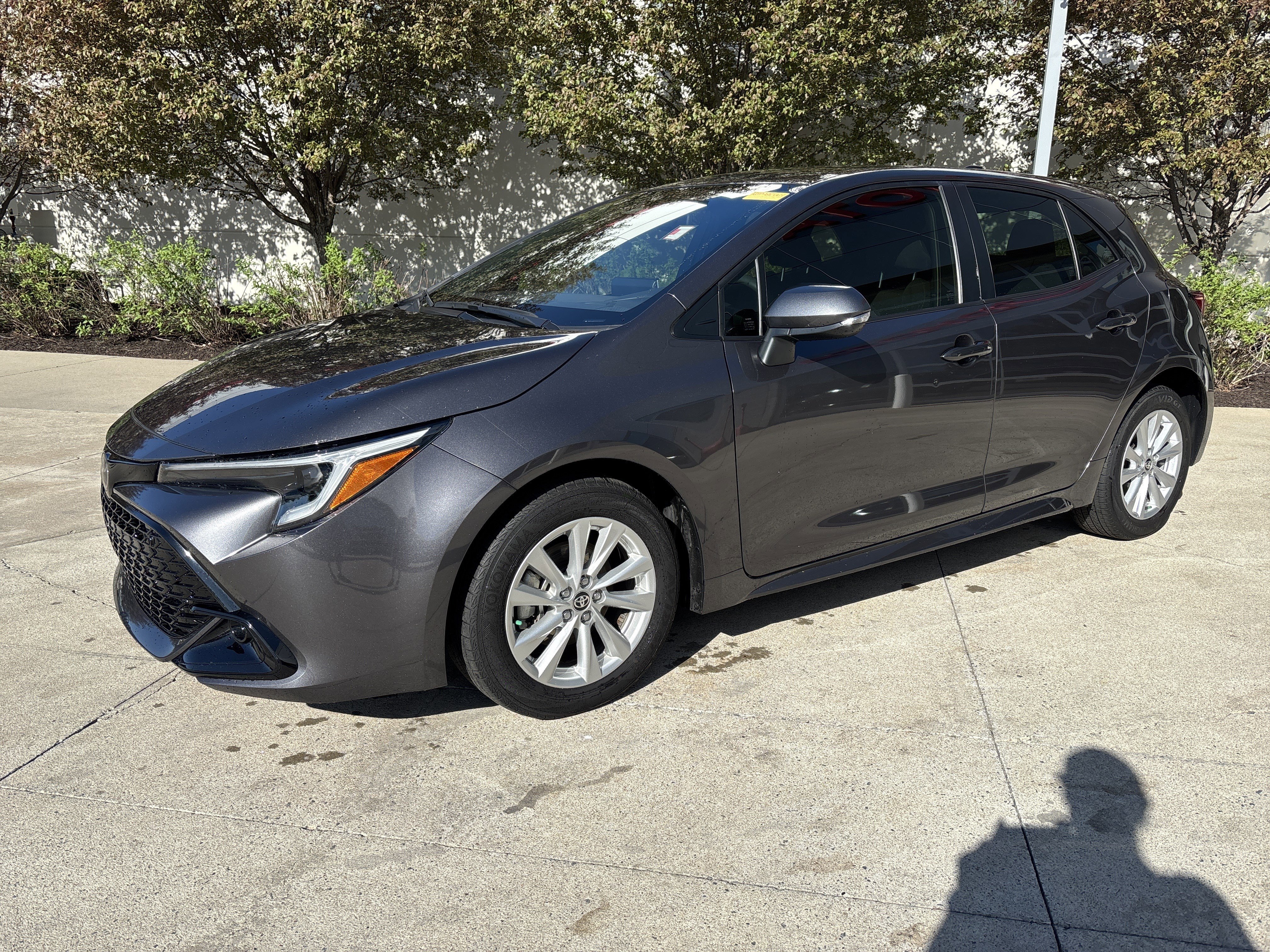 Used 2024 Toyota Corolla SE FWD image 3