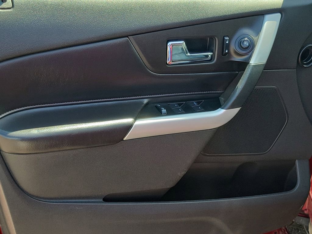 Used 2014 Ford Edge Limited w/ Equipment Group 302A AWD/4WD image 22