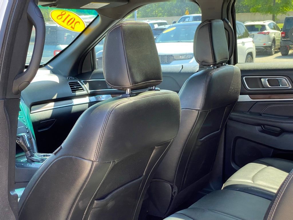 Used 2018 Ford Explorer Limited w/ Equipment Group 301A AWD/4WD image 28