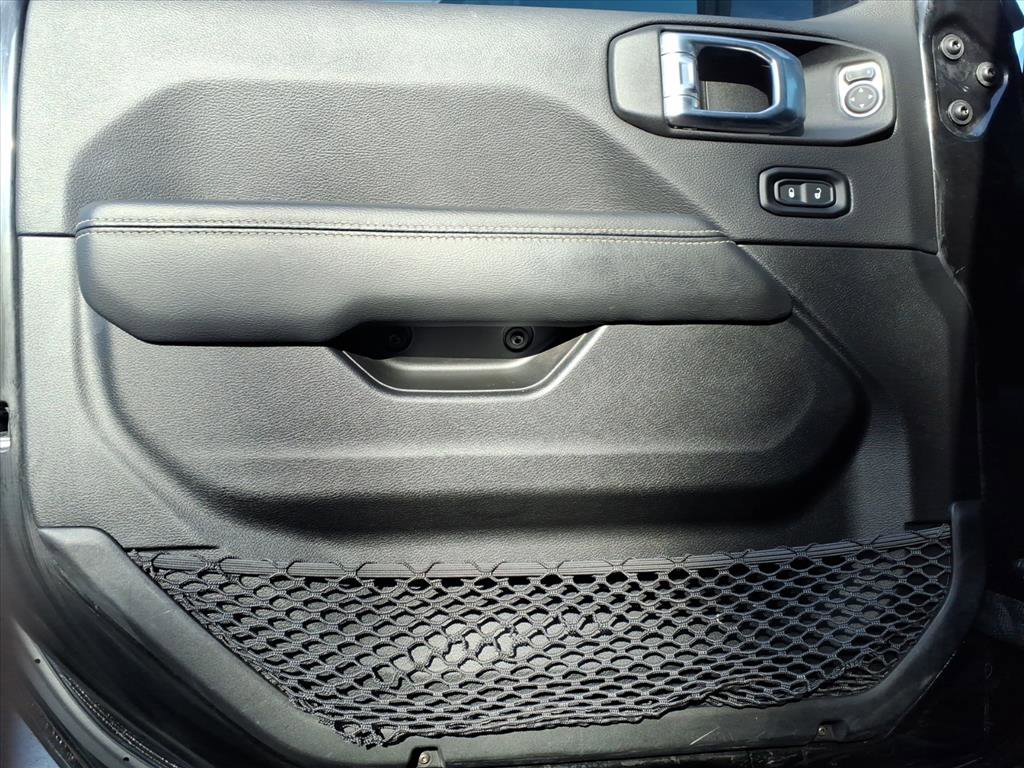 Used 2023 Jeep Wrangler Sahara w/ Cold Weather Group image 10