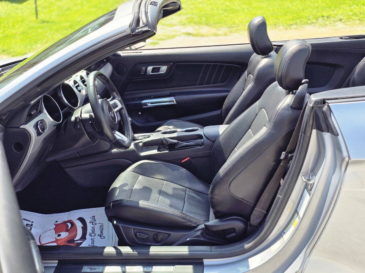 Used 2020 Ford Mustang Premium RWD image 15